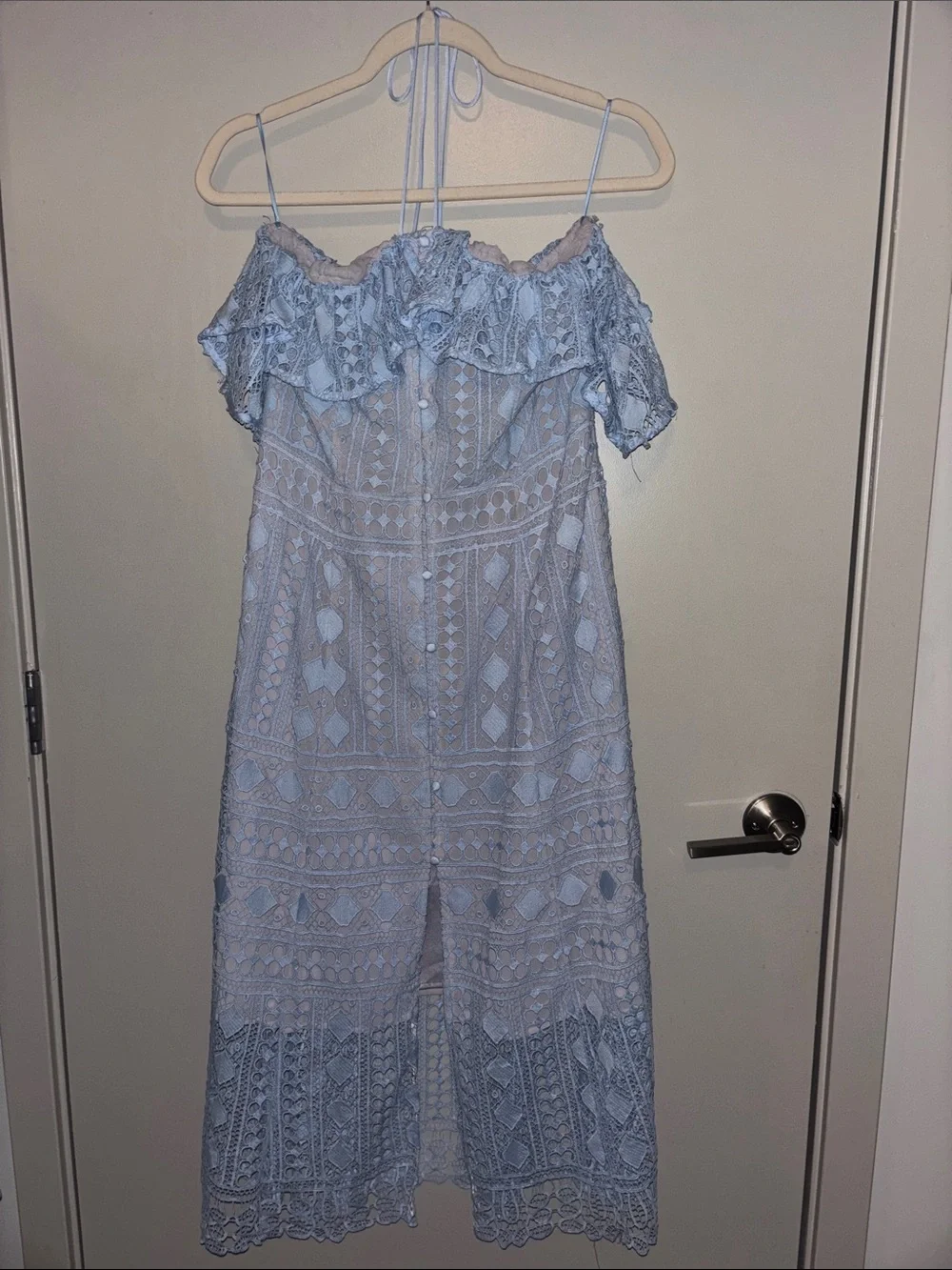 En Saison Light Blue Off-Shoulder Lace Midi Dress